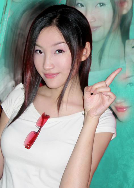 是谁呢,在哪里啊 想去看看  原名杨冰阳,是名副其实的网络名人.嘿嘿