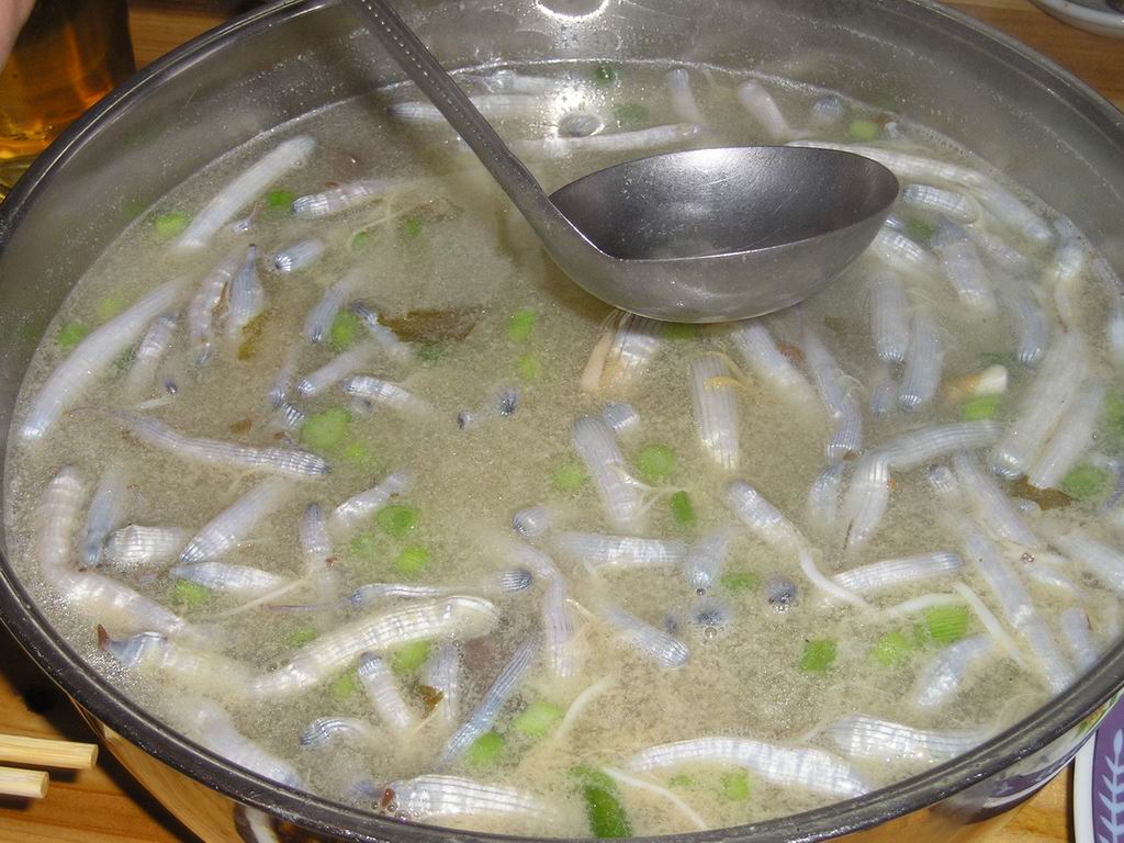 还有两味,泥丁汤,墨鱼炒西芹