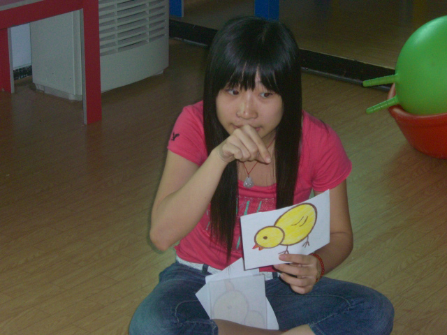 小鸡有个尖尖嘴, 小鸭有个扁扁嘴, 小鸟有个弯弯嘴, 小兔有个三瓣嘴