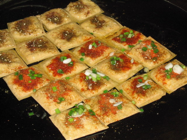 发嫡街头街尾小吃!(好吃越南卷粉楼特色臭豆腐 )