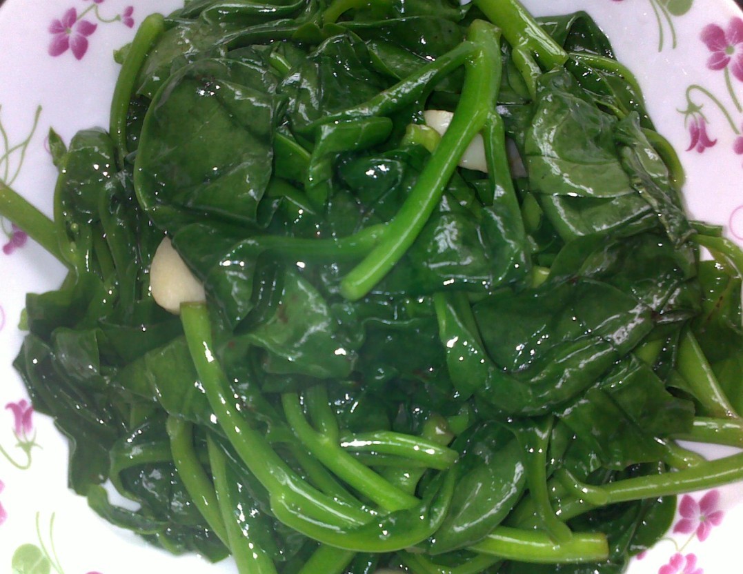 蒜子雞油炒木耳菜