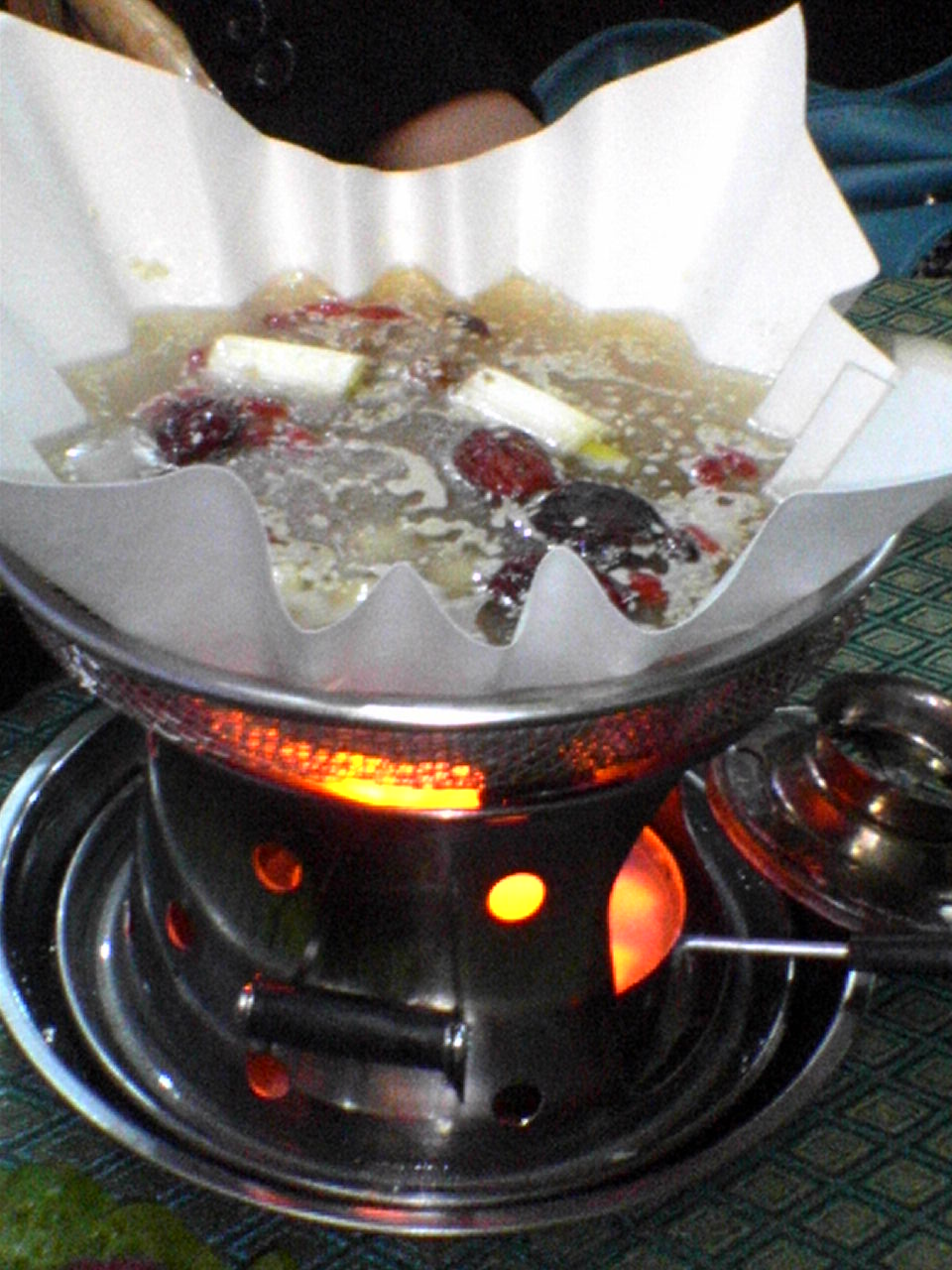 "天下无二"遭遇日本纸火锅