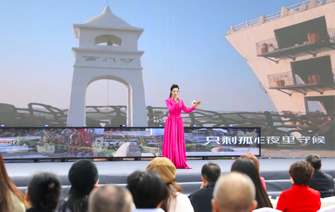 广西(合浦籍)女高音歌唱家钟丽娟演唱《南流江》.