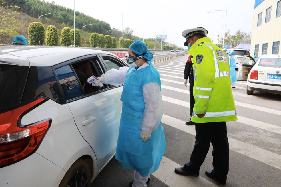 同時,交警蜀黍也倡議廣大群眾