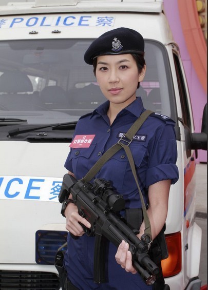 看了好多的tvb剧情,其中经常扮演 "泼妇"的黄智雯给人的印象真的很