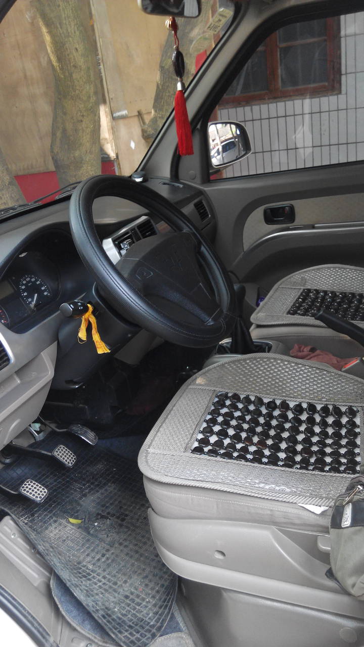 12年7月五菱荣光lzw6407bf高配,3.9万