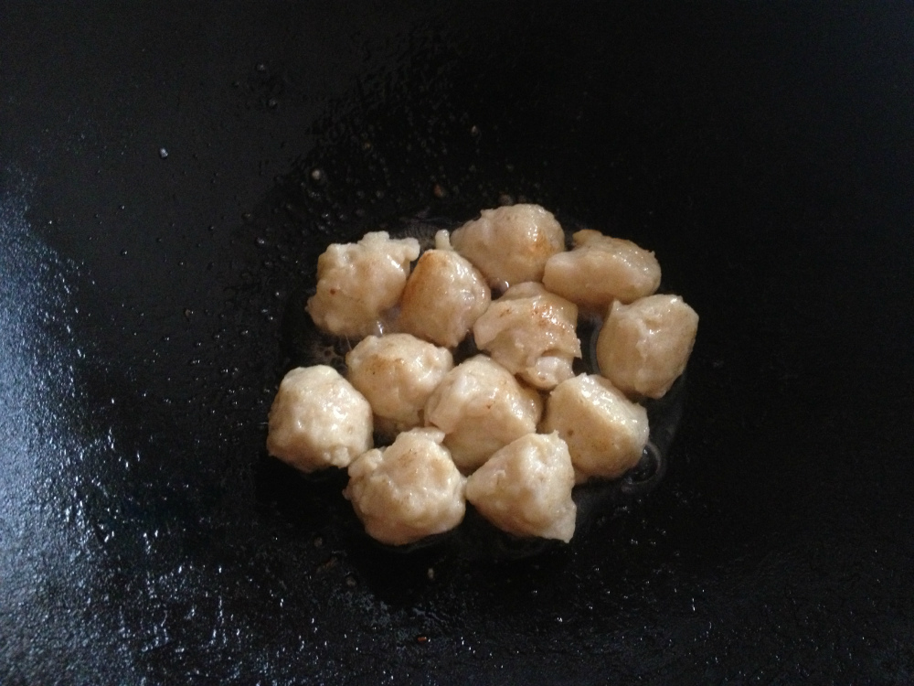 自制——美味的可乐鸡翅&咖喱墨鱼丸!