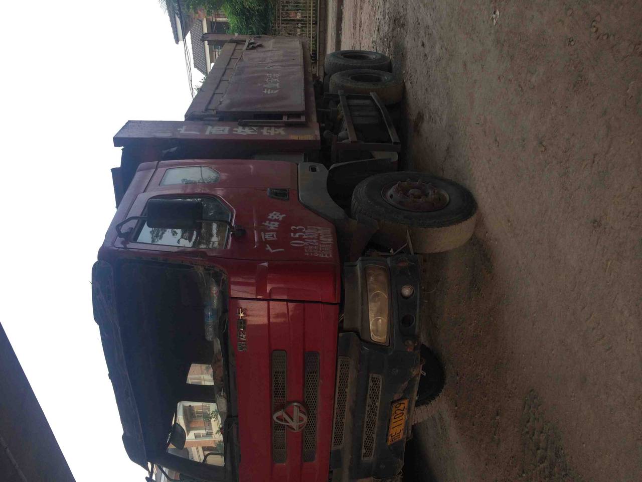 两年半霸龙前二后八泥头车转让