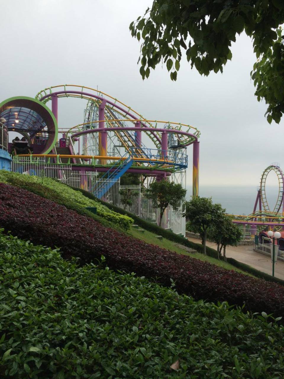 动感快车,雷霆节拍,翻天覆地,摩天轮,疯狂过山车,急速之旅,翻天飞鹰