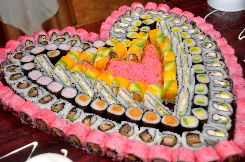 参加朋友的婚礼惊现爱心寿司一分钟内被抢光