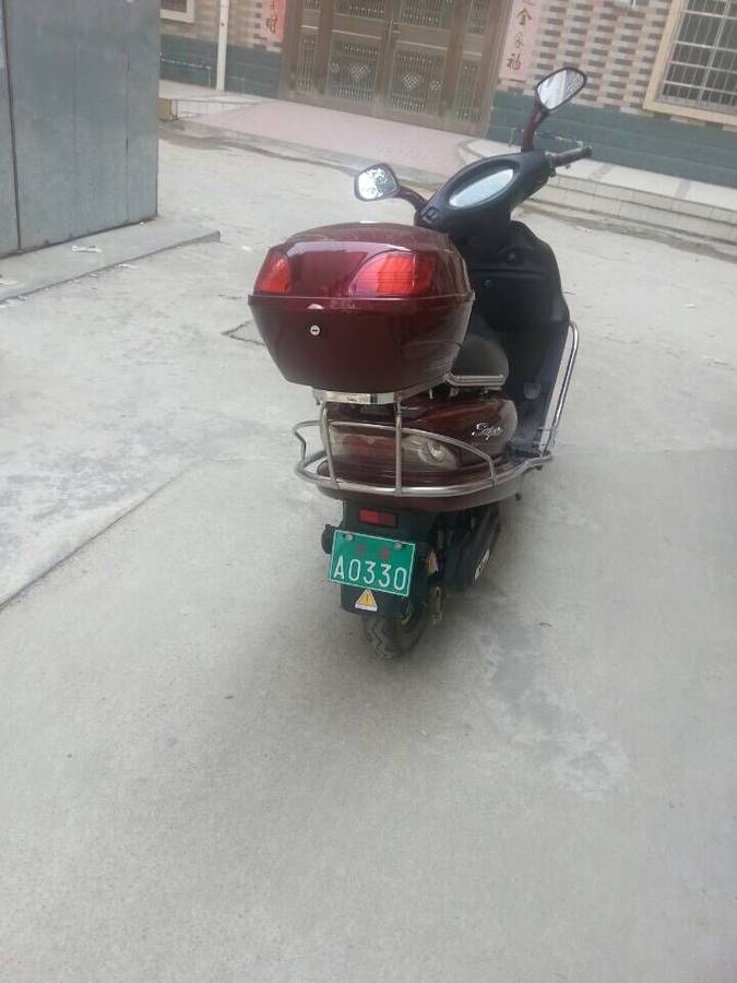 转台红色雅迪大公主,2200元可小议