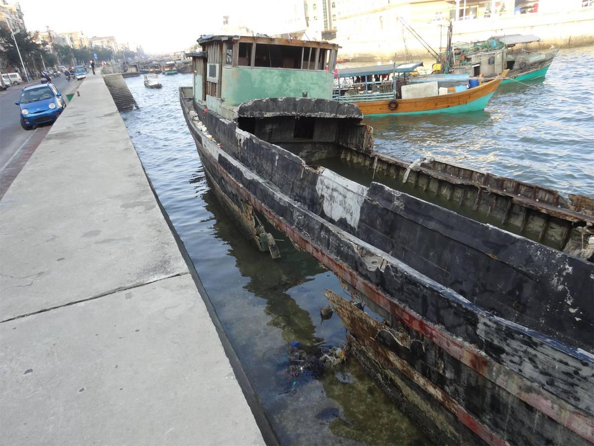 北岸海堤街的破船烂船归谁管