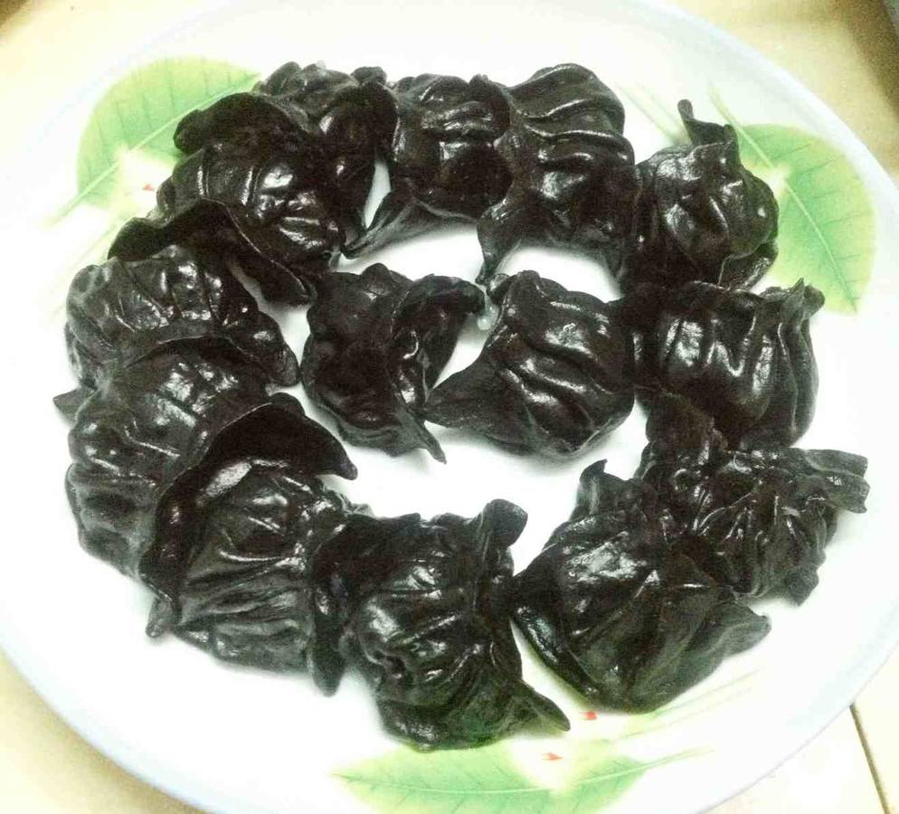 黑暗料理:墨鱼饺子(第一次手机发帖不知道能不能成功移到私房菜)