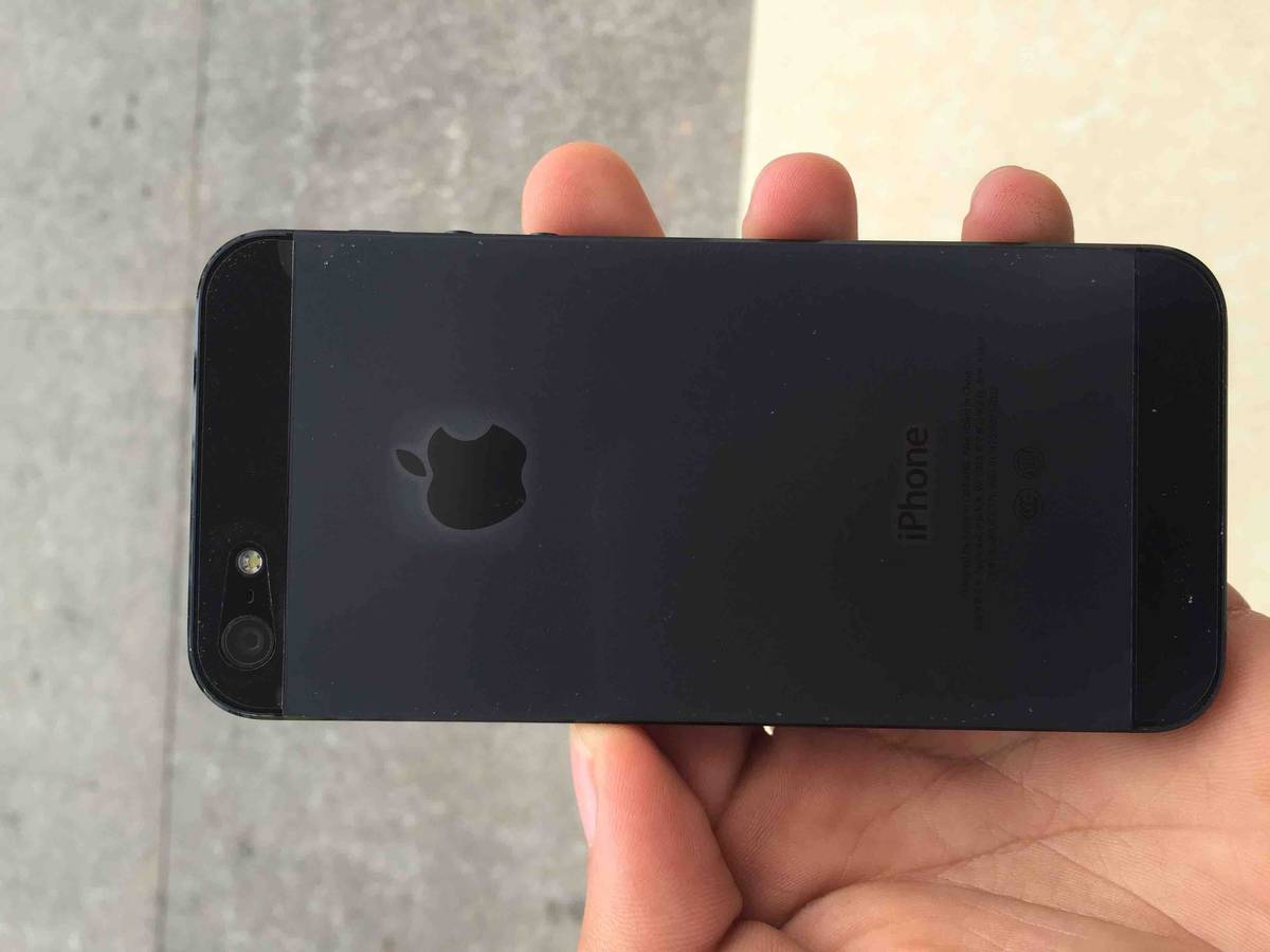 出售一台国行16黑色苹果5