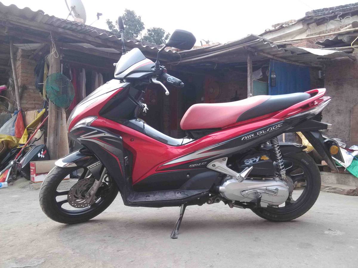 越南弯刀踏板车110c,电联