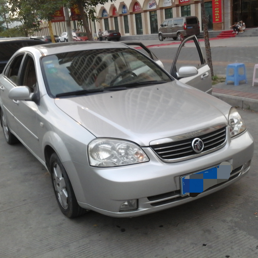 07年别克凯越1.6手动高配私家车