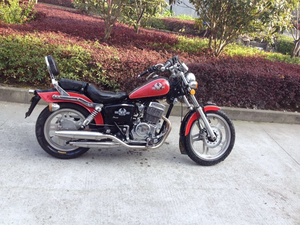 转让红色 大地鹰王 双缸250太子,3600,成色不错,车况好