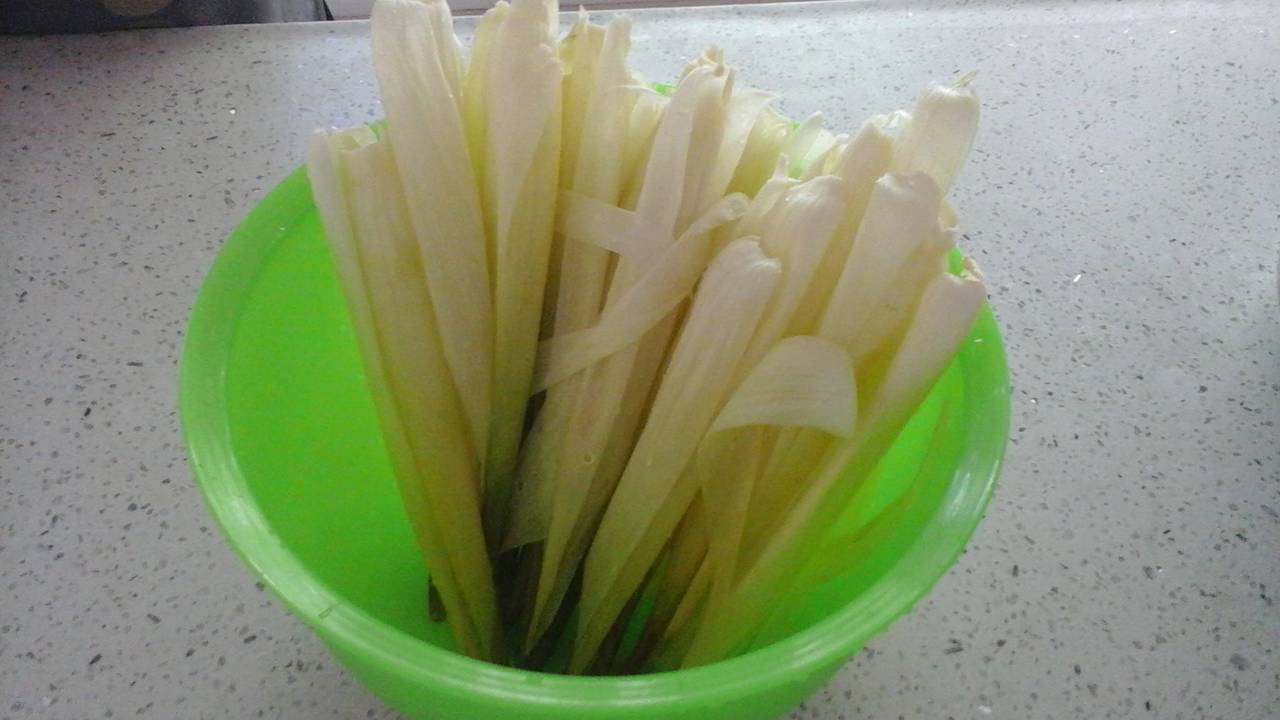 玉米衣洗干净待用.