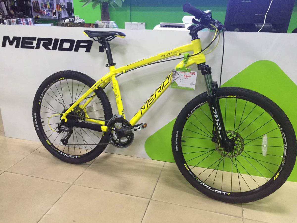 7月11日,美利达自行车北海形象店开业,车友一起骑行来祝贺!