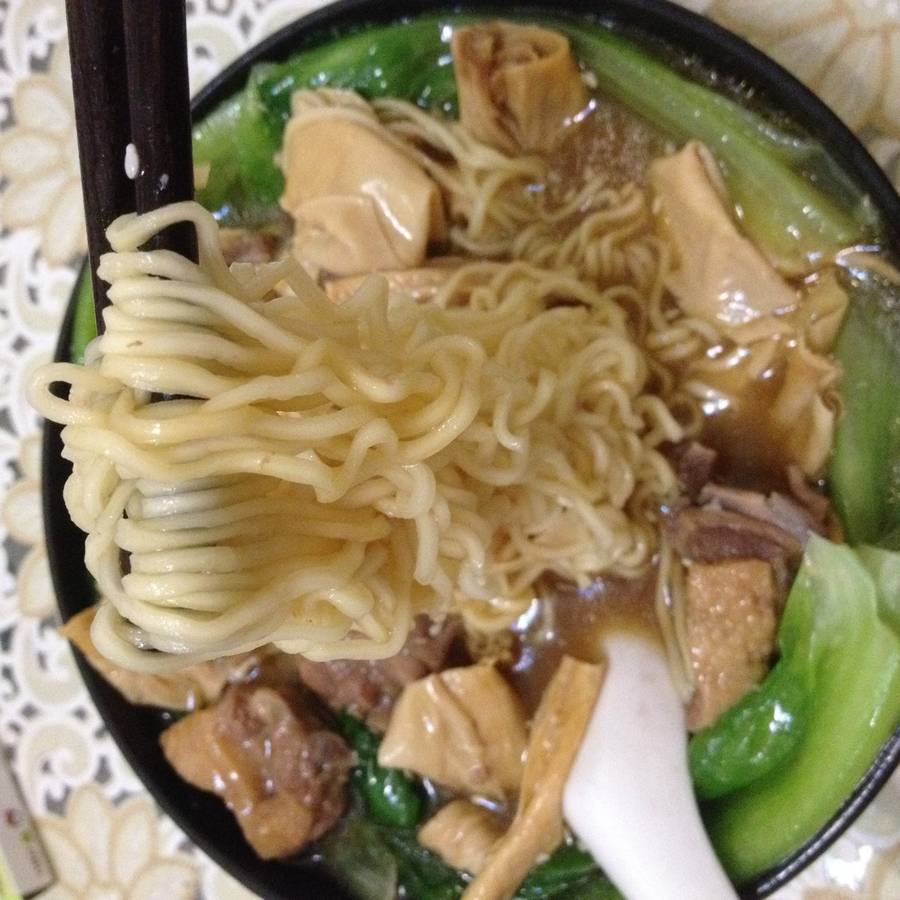 在家动手做鸭肉面