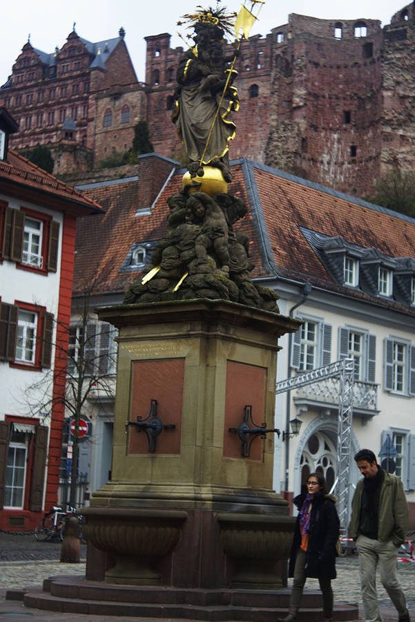 俾斯麦广场  世纪德意志帝国首相俾斯麦铜像