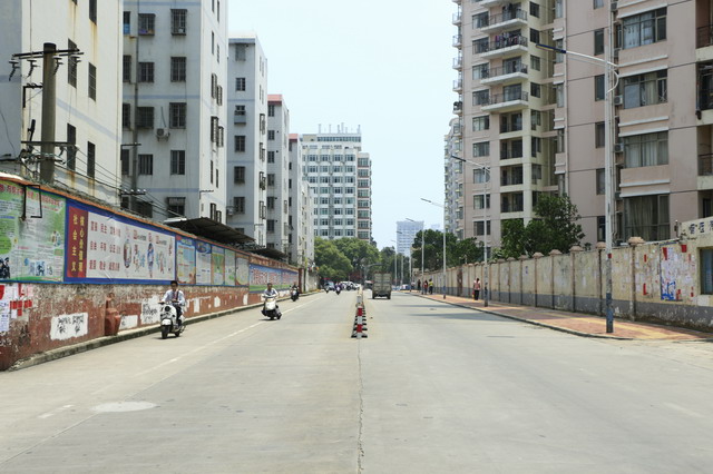 北海怪象:雖有人行道,沒道給人行走