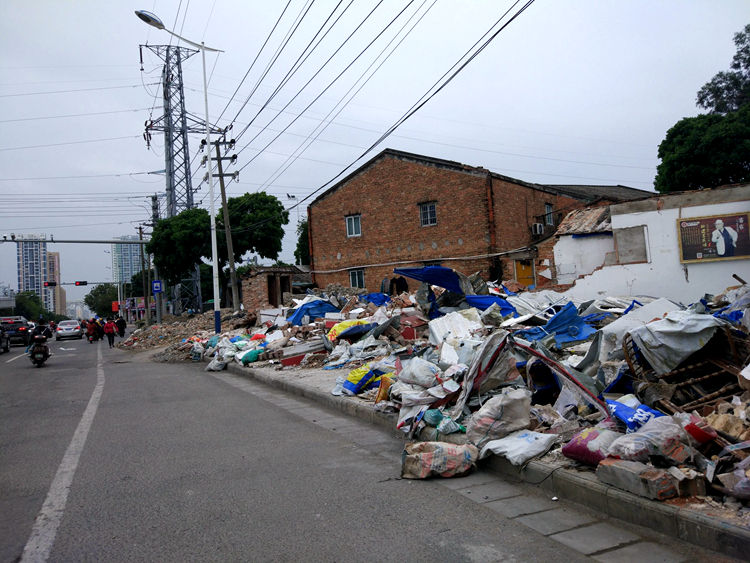 贵州路百日整治整出几条街垃圾,每次经过都想呕!