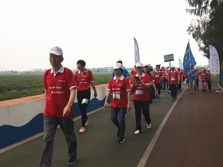 今早紅樹林千人健步走高清照新鮮出爐北海潮人全在這兒快來認領