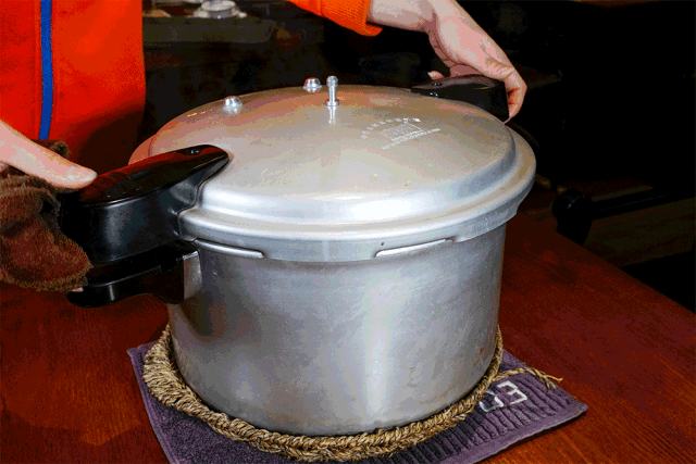 业内人帮分析一下,高压锅小龙虾,在北海有没有做头?