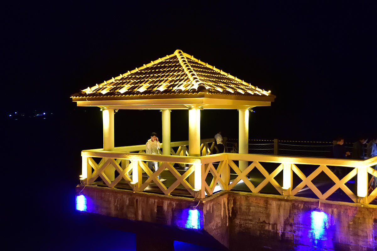 哇塞!入夜后的外沙岛真的太美了,好想在这里听他说"我喜欢你"!