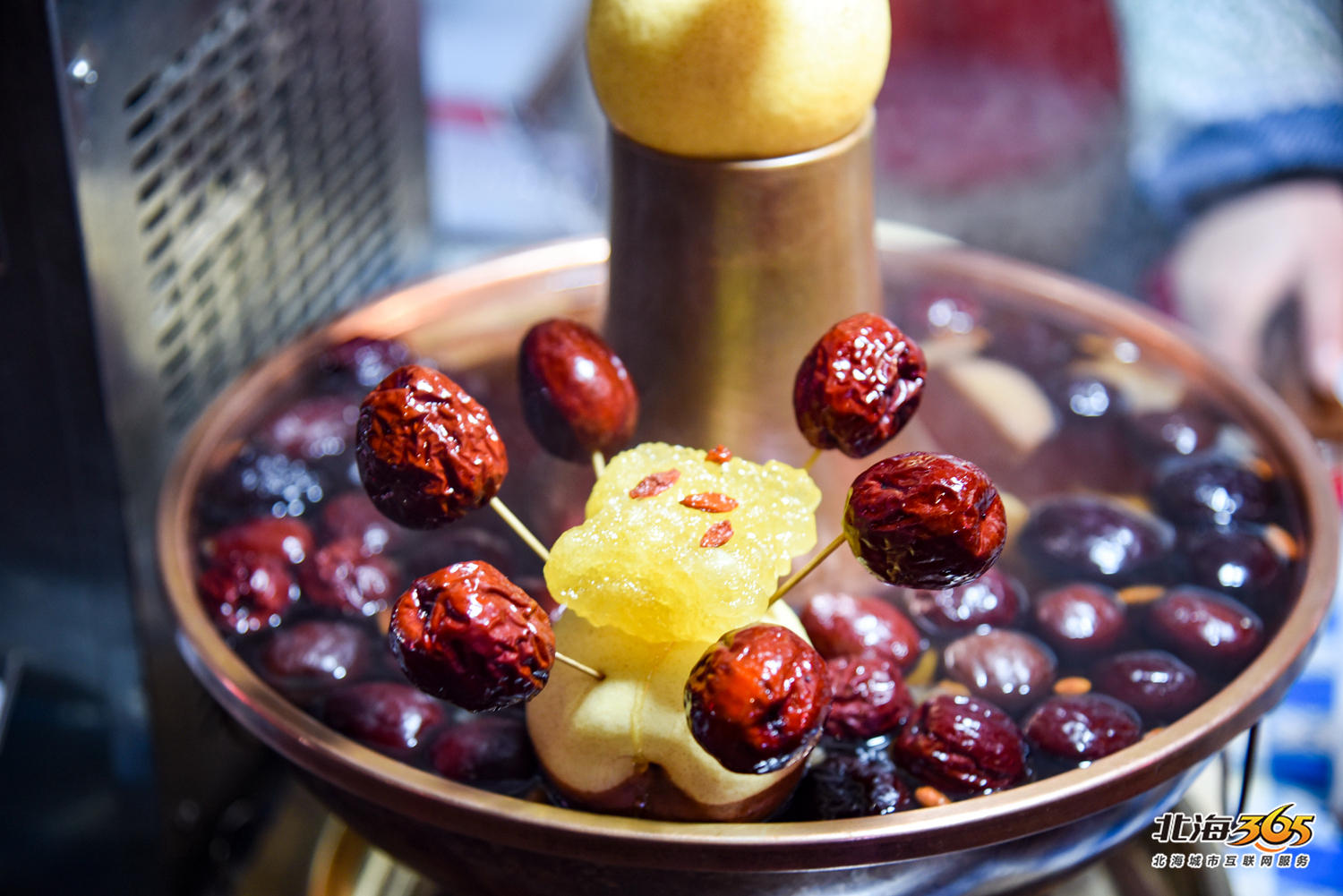 吃碗热冬果,入口清甜温润,浑身的温暖舒畅如冰天雪地的一抹暖阳,是一