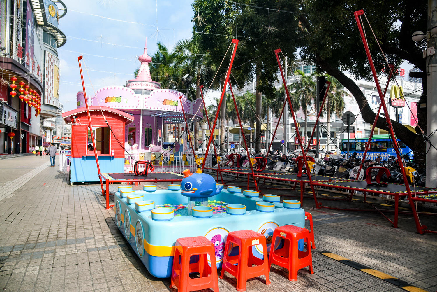 实地探访分析为什么北海各大商场突然涌现大量小型儿童游乐场