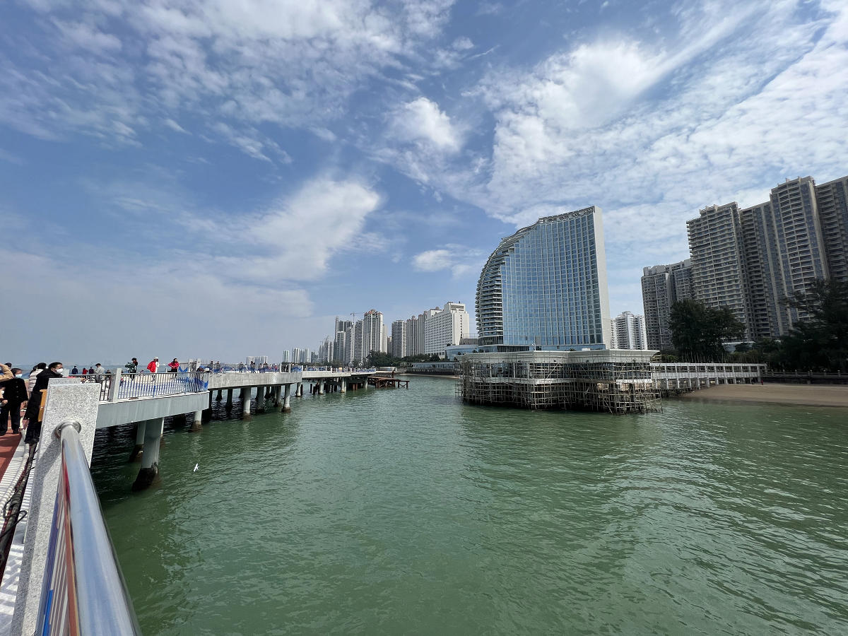 這是黃金北岸第一次開放,把海濱公園和海景廣場,連成了一個整體.