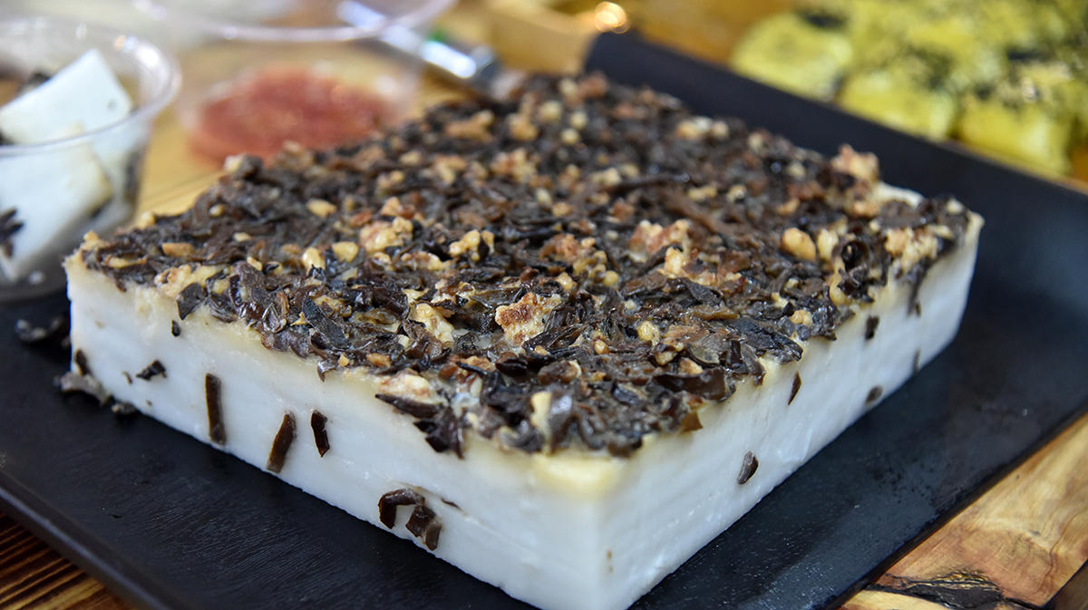 盖籺在公馆,白沙等乡镇是非常有名的特色小吃,用木耳,猪肉,沙虫干,等