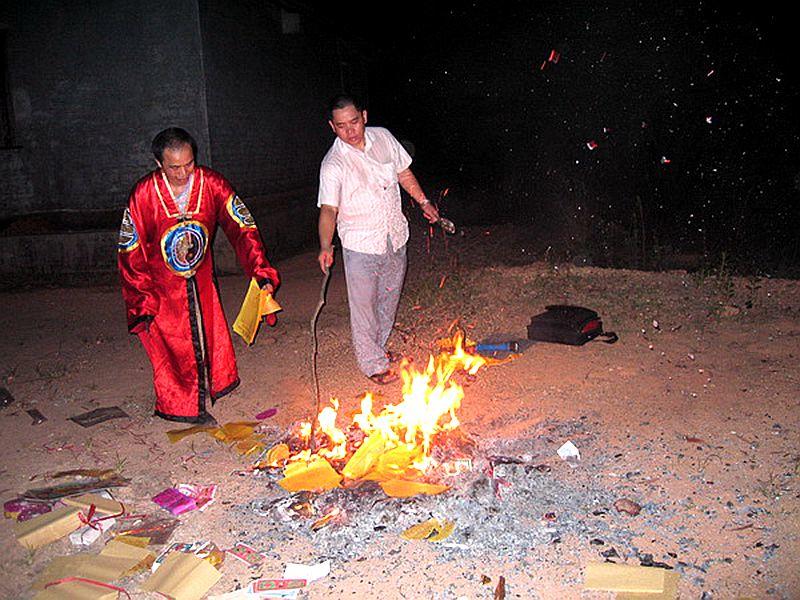 潼关那有道士给人超度-阎罗王承认超度法事无用