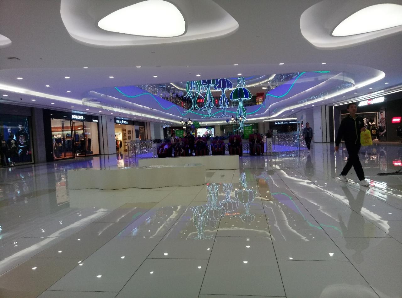 清明这几天北海几大商场冷冷清清,人影都难见