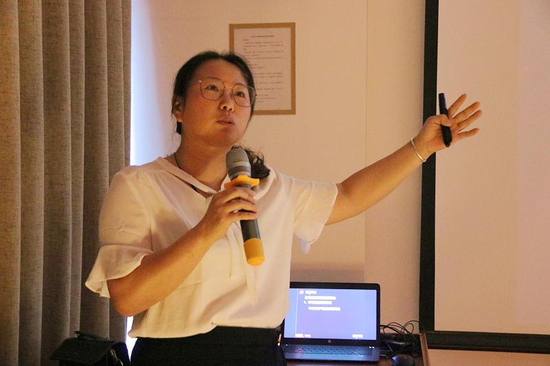 黄欣老师通过简单具体的案例和数据,为大家一一作了专业的解答.