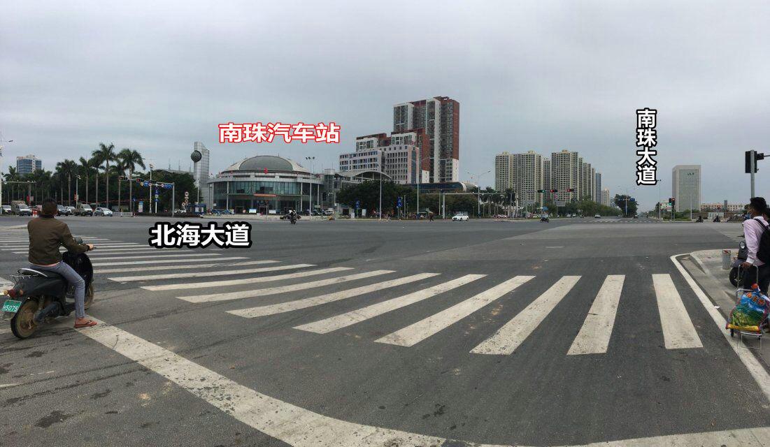 南珠汽车站往北的南珠大道路面畅行再也不用担心被大卡车吹一身土了