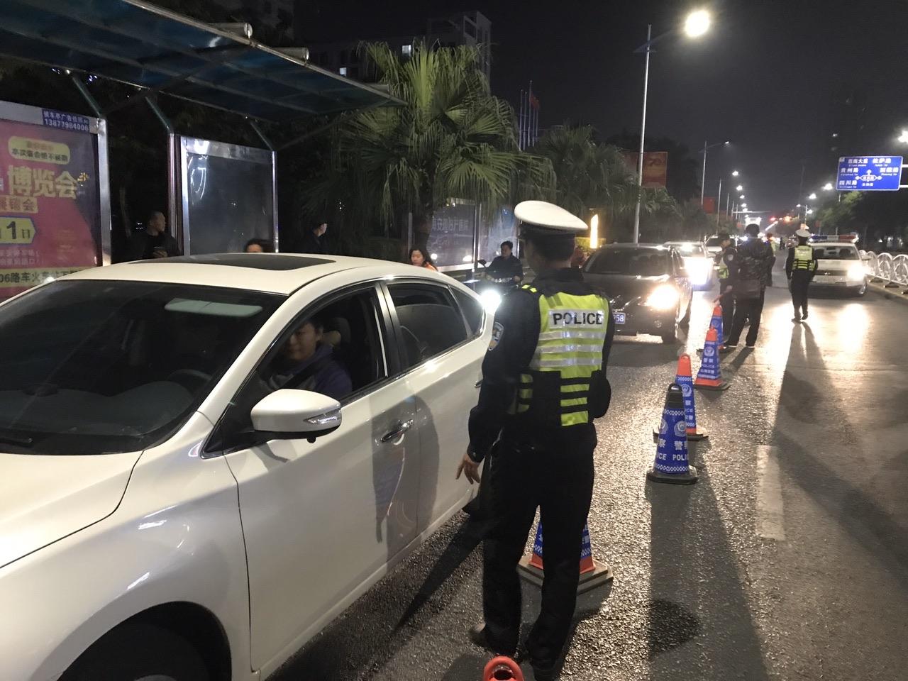 【直播】半小时9名"醉猫"落网!北海交警查酒驾行动正在进行中