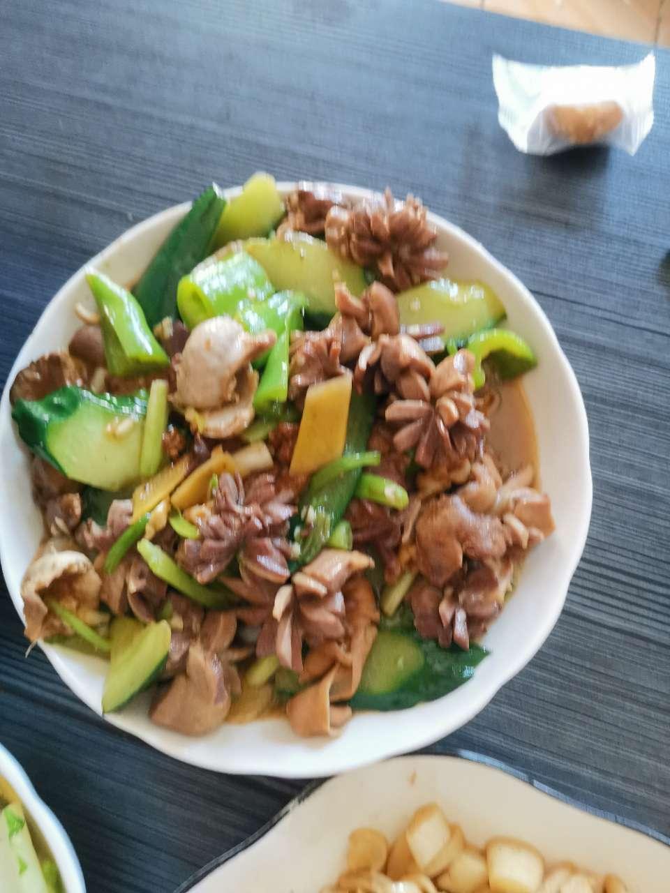 炒萝卜干炒青菜鸡杂炒青瓜蒜香鸡爪老鸭清补凉北海通华睿00 返回