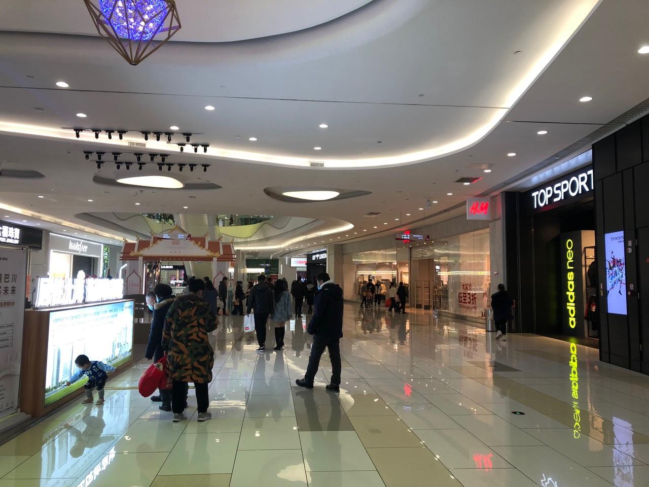 北海两大商场今天反应不同,万达影响不大,宁春城没什么人
