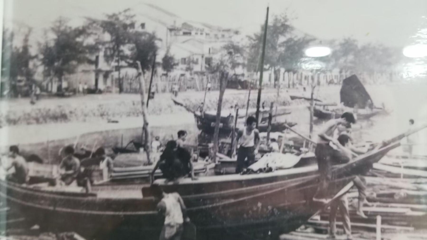 【侨港老照片】四十年前的侨港码头渔船扎堆,繁华无比-北海时事开讲