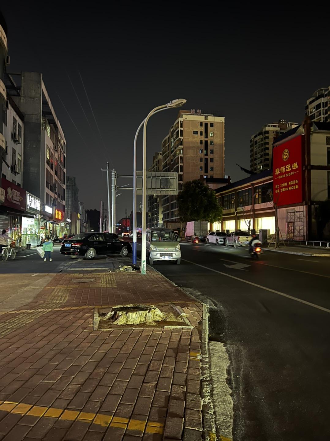 街景图片马路深夜晚上图片