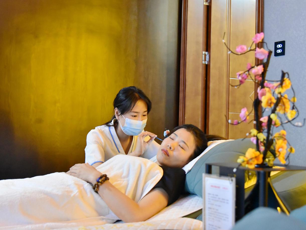 很多北海人喜欢足浴按摩汗蒸spa却忘了对耳朵的保养