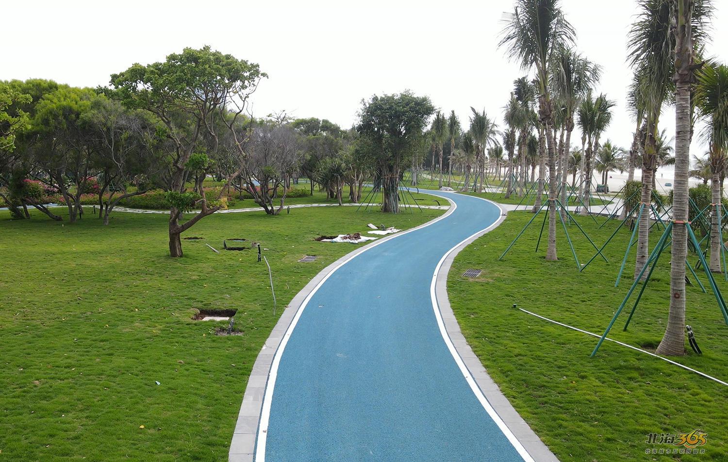 银滩西区滨海绿道作为一个骑行爱好者,自己对北海的绿道非常的关注.